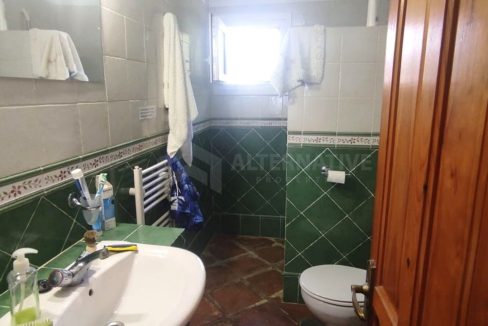 V587 Property Photos (9)