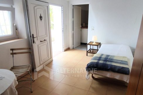 V589 Property Photos (11)