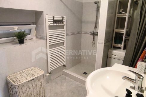 V589 Property Photos (12)