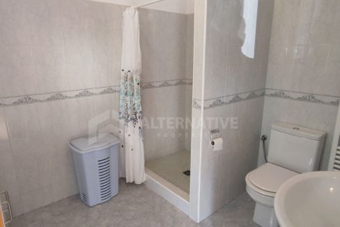 V589 Property Photos (13)